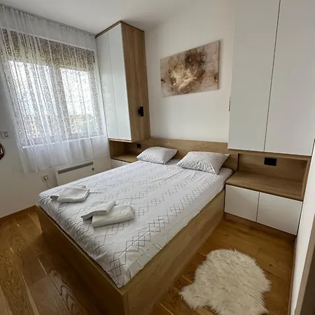 Mratinkovic Apartment *