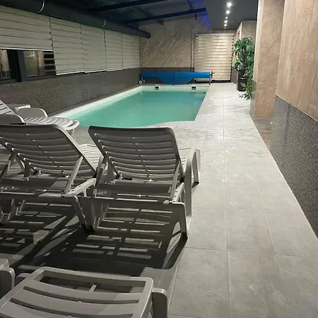 Mratinkovic Apartment *